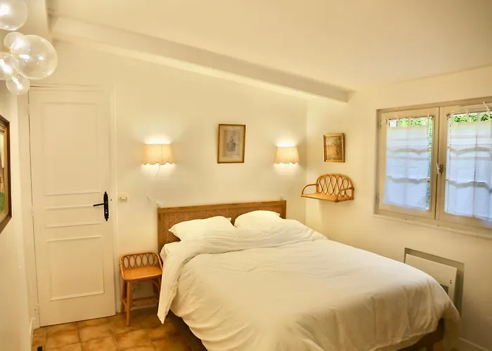 Riverside - Domaine 2 Maisons - Parc 1 Hectare - Pont L'eveque Deauville Normandie بيت للعطل *